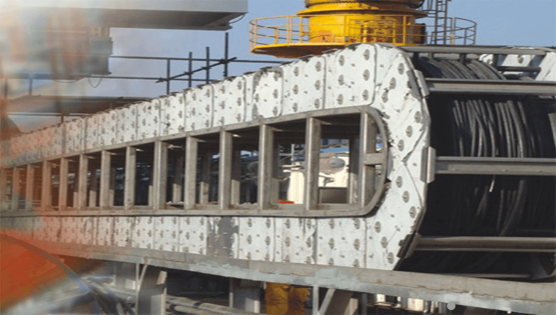 海上石油钻井平台拖链